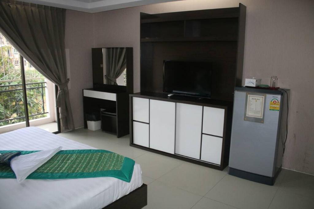 Royal Bombay Suites Джомтьен Экстерьер фото