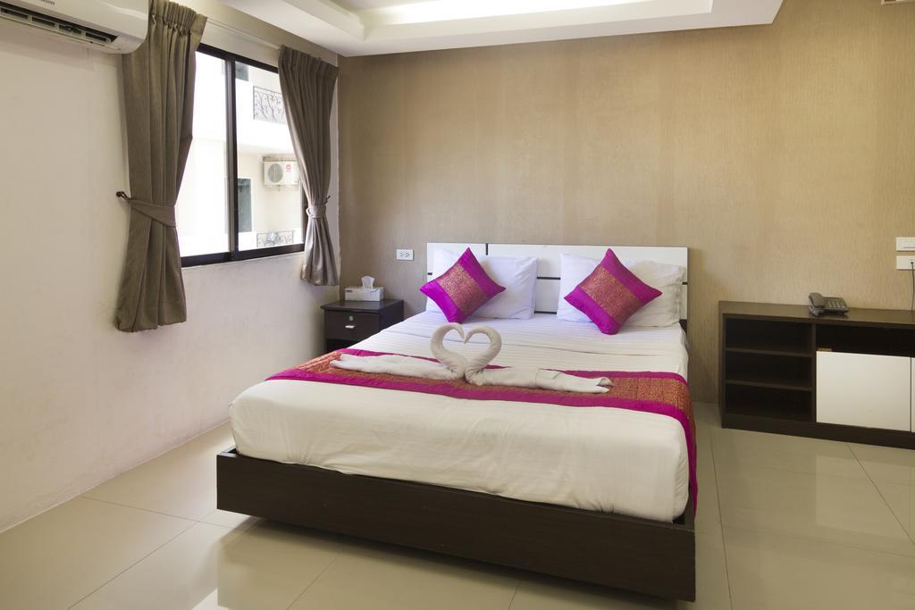 Royal Bombay Suites Джомтьен Экстерьер фото